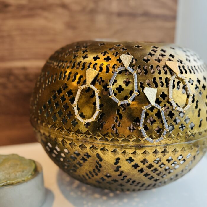 statement oval