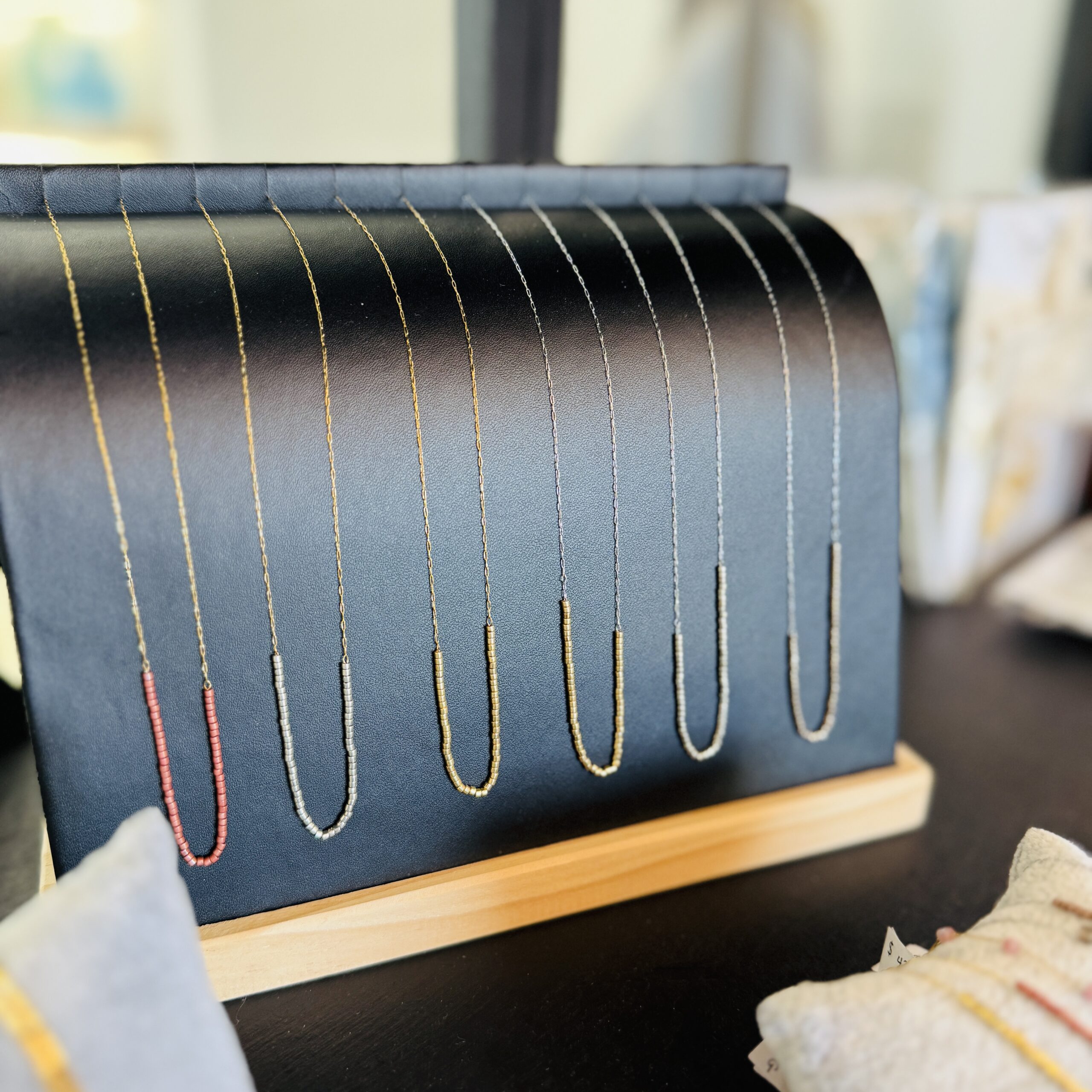 Floating necklace all