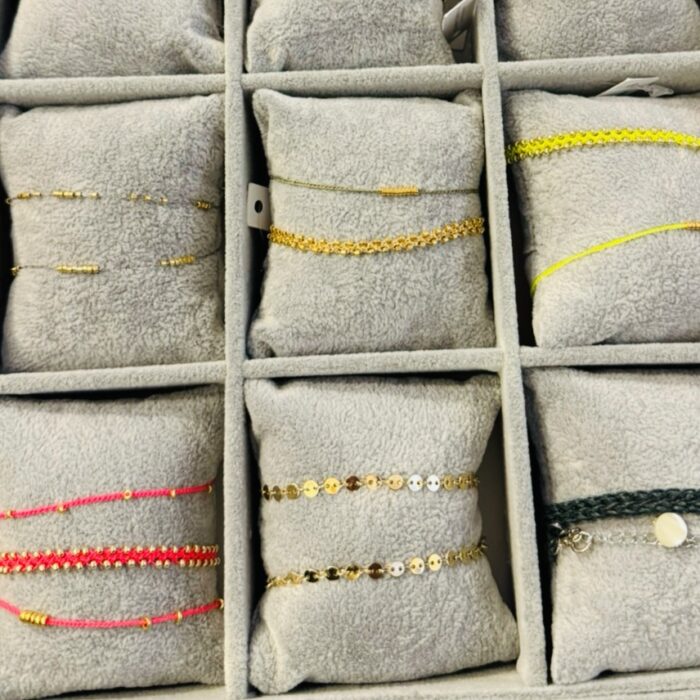 Devin, floating bracelet, flat disc, meg