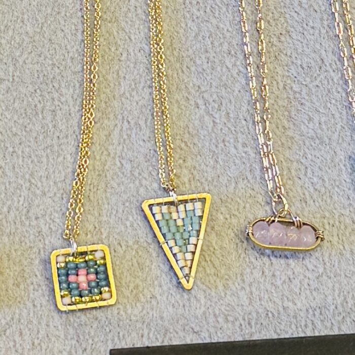 tiny motif blush/teal, triangle heart, bubble pink