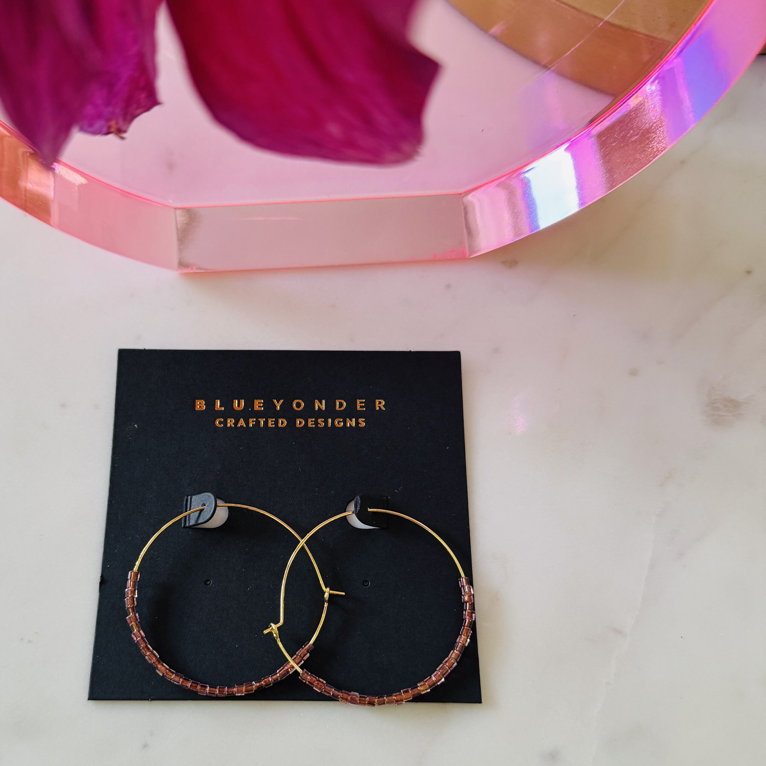 Iconic wire hoop half berry